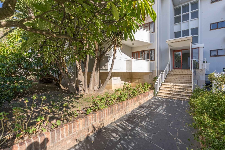 1 Bedroom Property for Sale in Sea Point Western Cape
